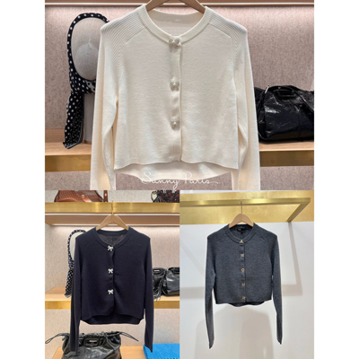 26春夏新款~Mj*~法式优雅时尚圆领长袖字母纽扣针织衫外套上衣