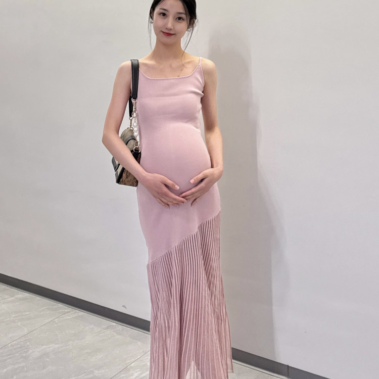 孕妇拼接鱼尾裙法式方领连衣裙