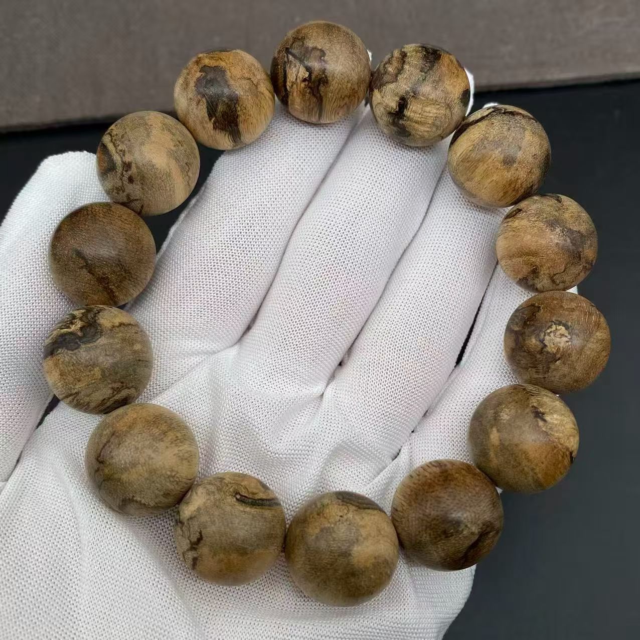 虎斑纹马泥涝1.6手串 香味甘甜乳香浓郁带凉意 花纹油品相 重31克