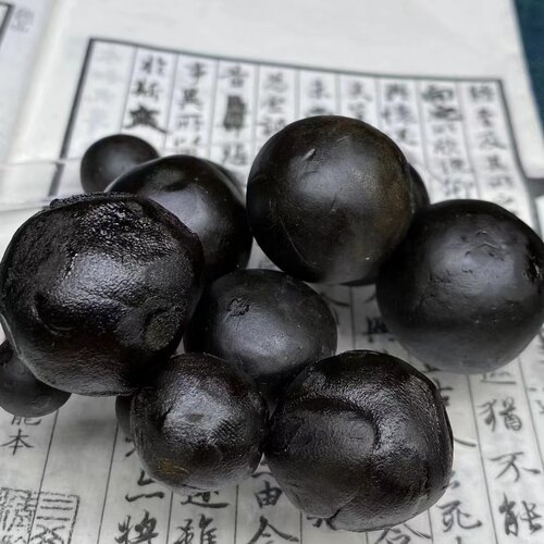 九分沉黑棋油团油膏 棋韵十足浓郁香 打磨沉水圆珠收集起来的油脂