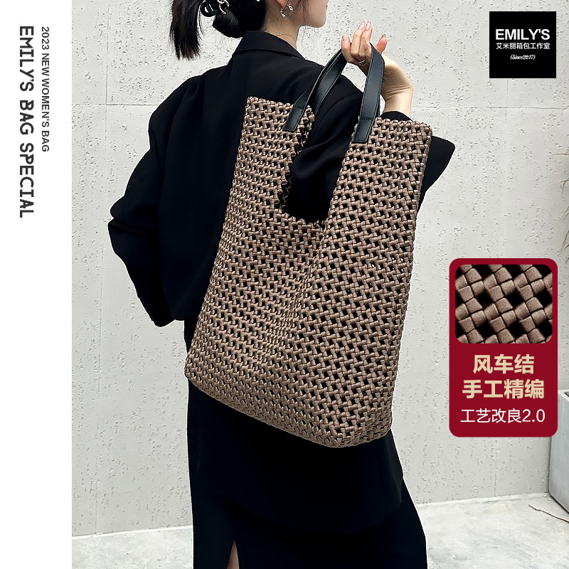 新款尼龙真皮女包包镂空编织托特包大容量复古休闲通勤手提单肩潮