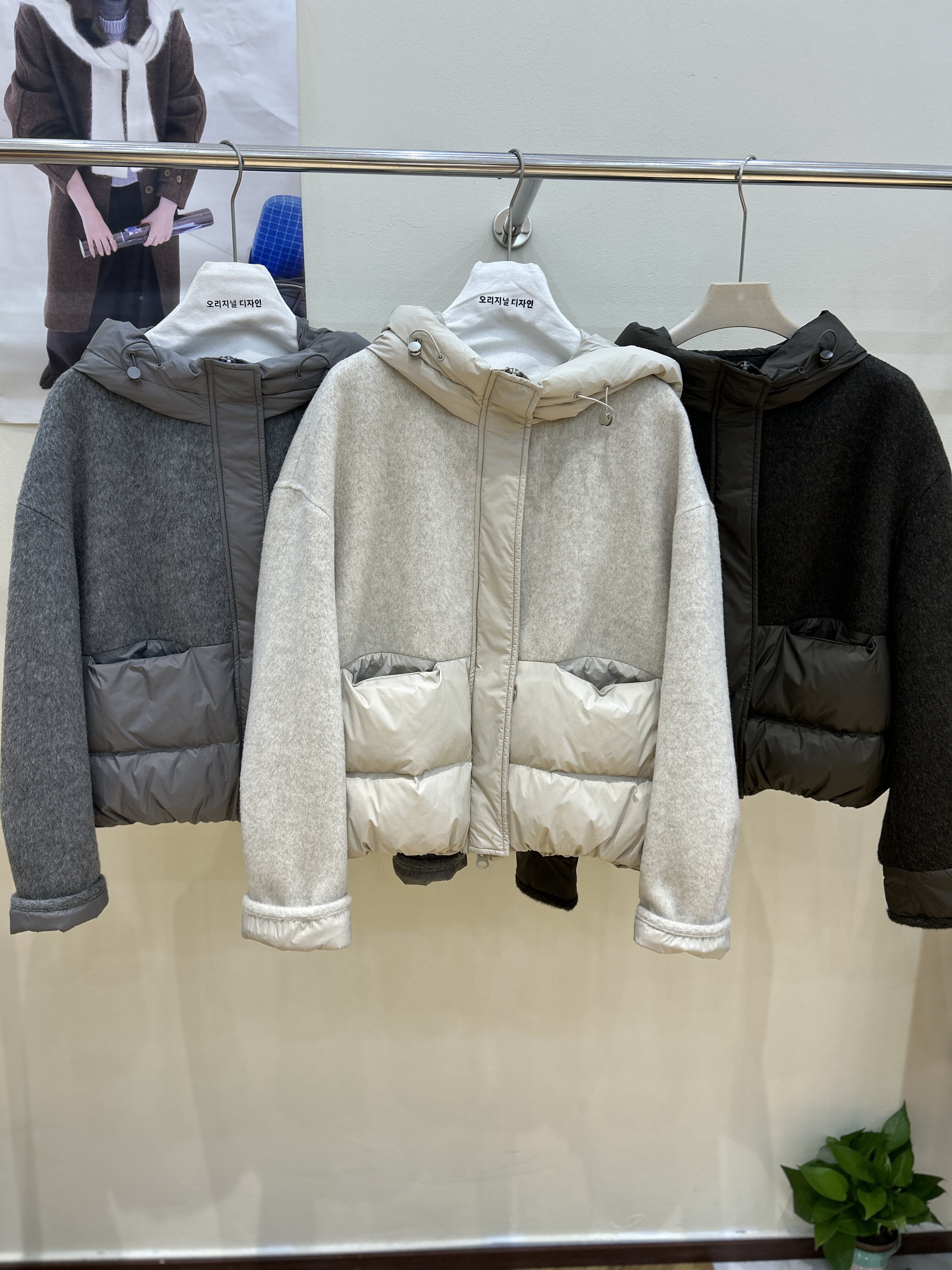 2026冬季新款羽绒服女短款连帽加厚保暖白鸭绒面包服外套羊毛拼接