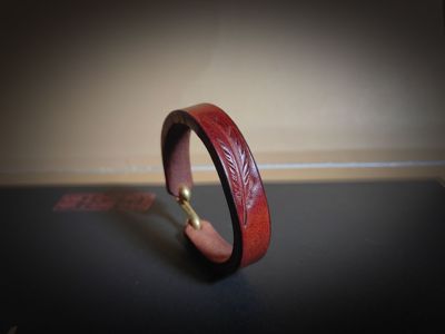 纯手工超厚美鞍革高桥同款创意阿美咔叽牛皮手环羽毛手镯复古礼品