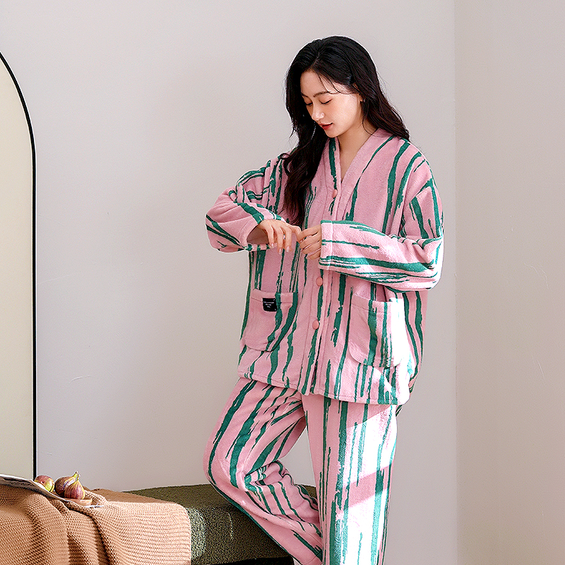 汀伊兰秋冬新款睡衣女士套装珊瑚绒保暖法兰绒家居服加绒加厚冬季