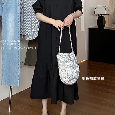 韩版银色褶皱包单肩斜挎包女2026年新款小众设计质感水桶包潮7799