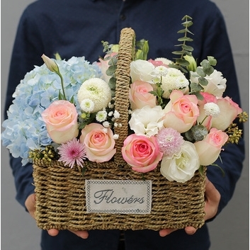 南京玄武区梅园新村新街口玄武门鲜花店蛋糕店速递玫瑰生日蛋糕