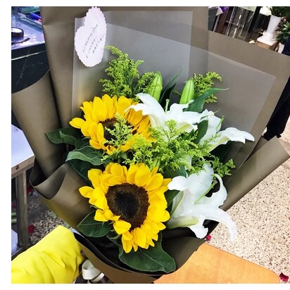 淮滨县三空桥乡张里乡邓湾张庄乡王店乡鲜花店母亲节配送玫瑰花束