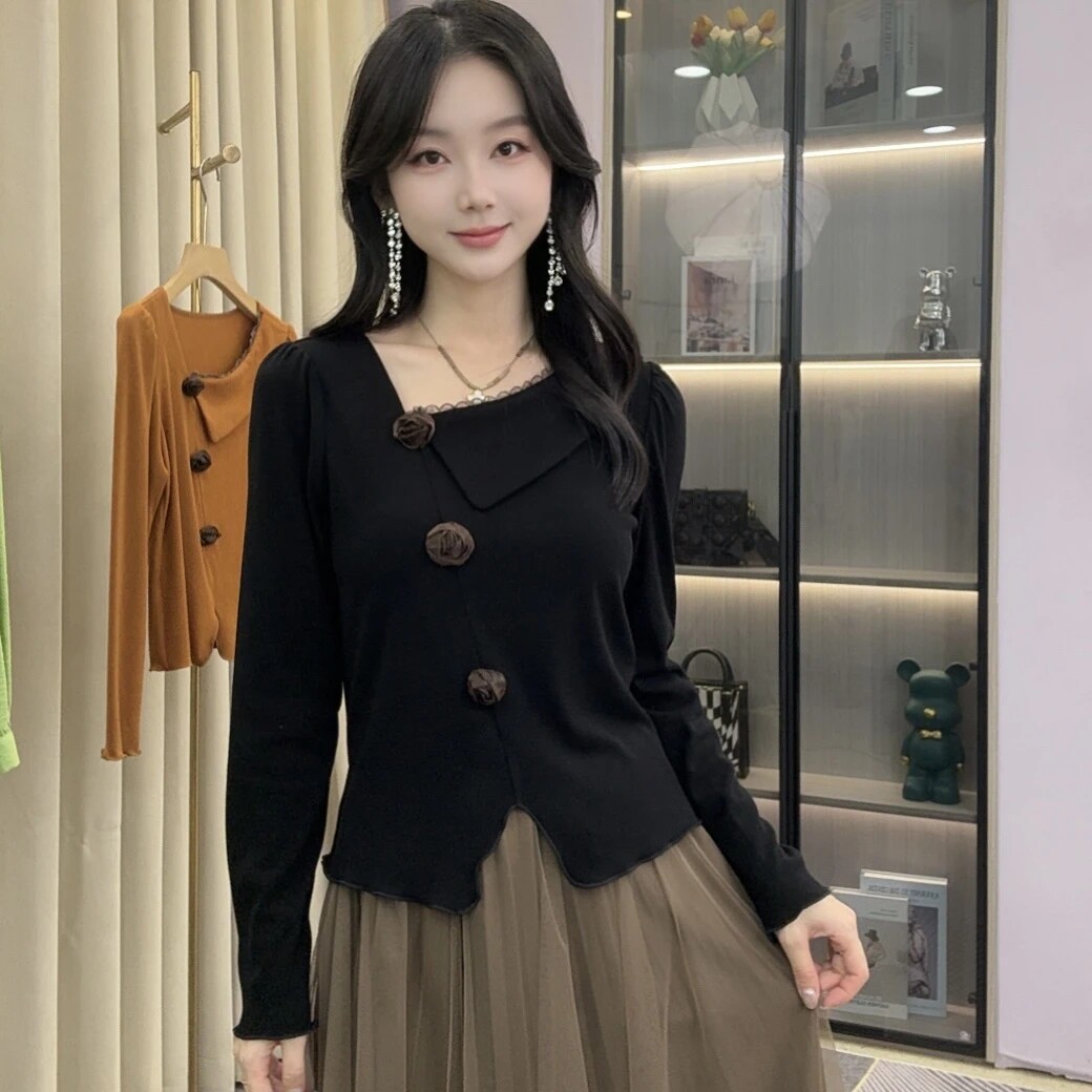 花朵长袖T恤女2026年秋季新款时尚减龄气质修身显瘦百搭黑色上衣