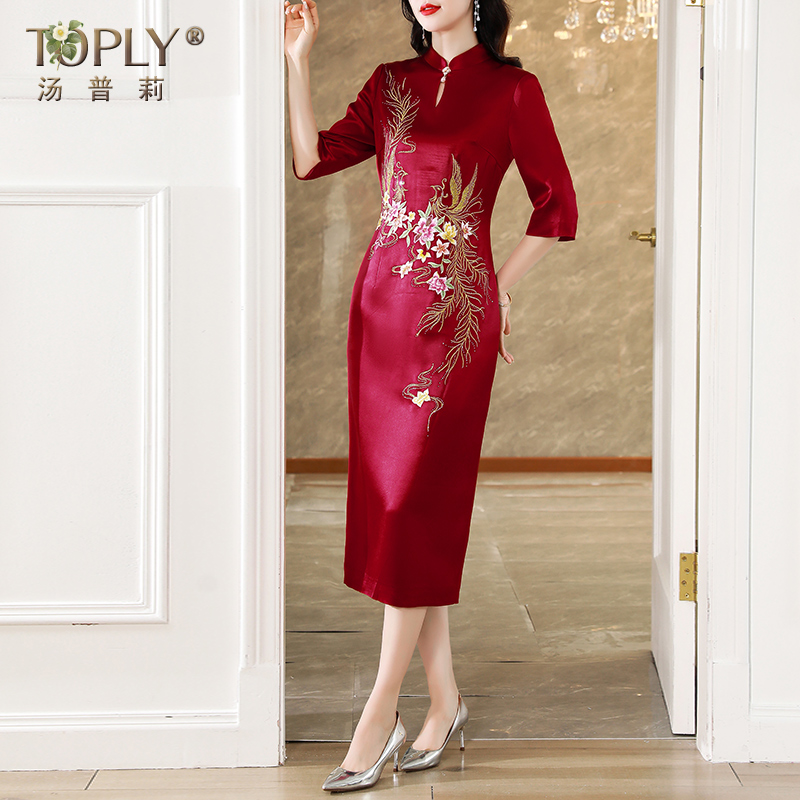 妈妈婚宴礼服红色旗袍