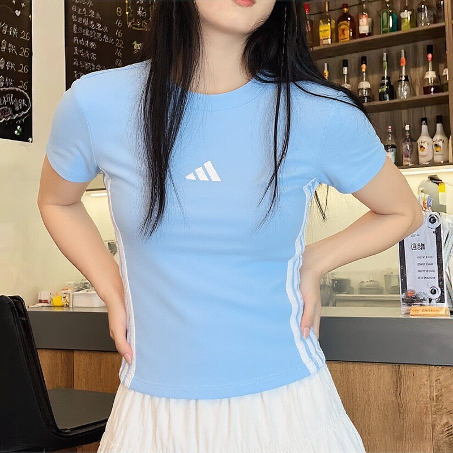 阿迪达斯短款T恤女夏季新