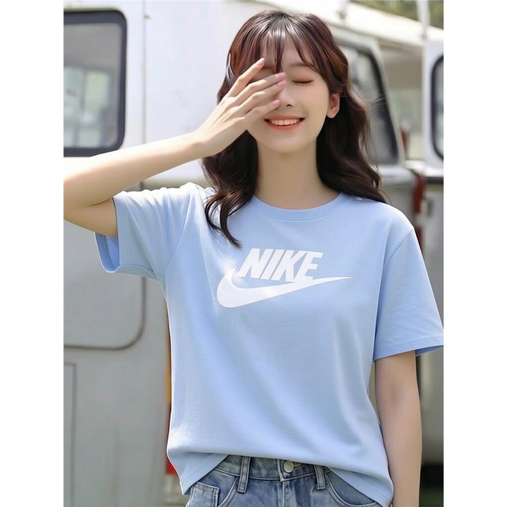 Nike耐克浅蓝色短袖女子