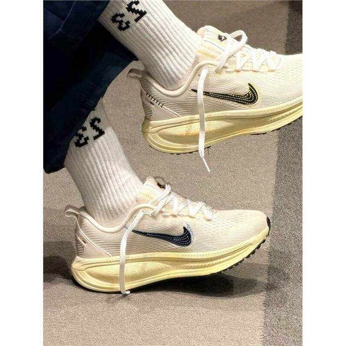 Nike耐克女款鞋子2026春季新款舒适运动软弹运动跑步鞋IQ1155-101