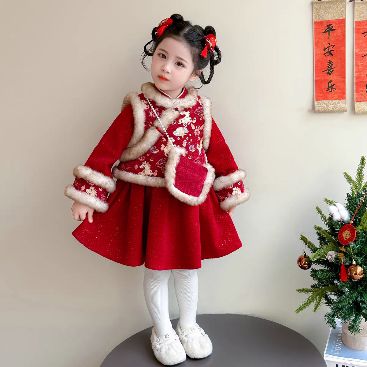女童冬季2026新款儿童过年拜年服连衣裙女宝宝周岁礼服加绒旗袍裙