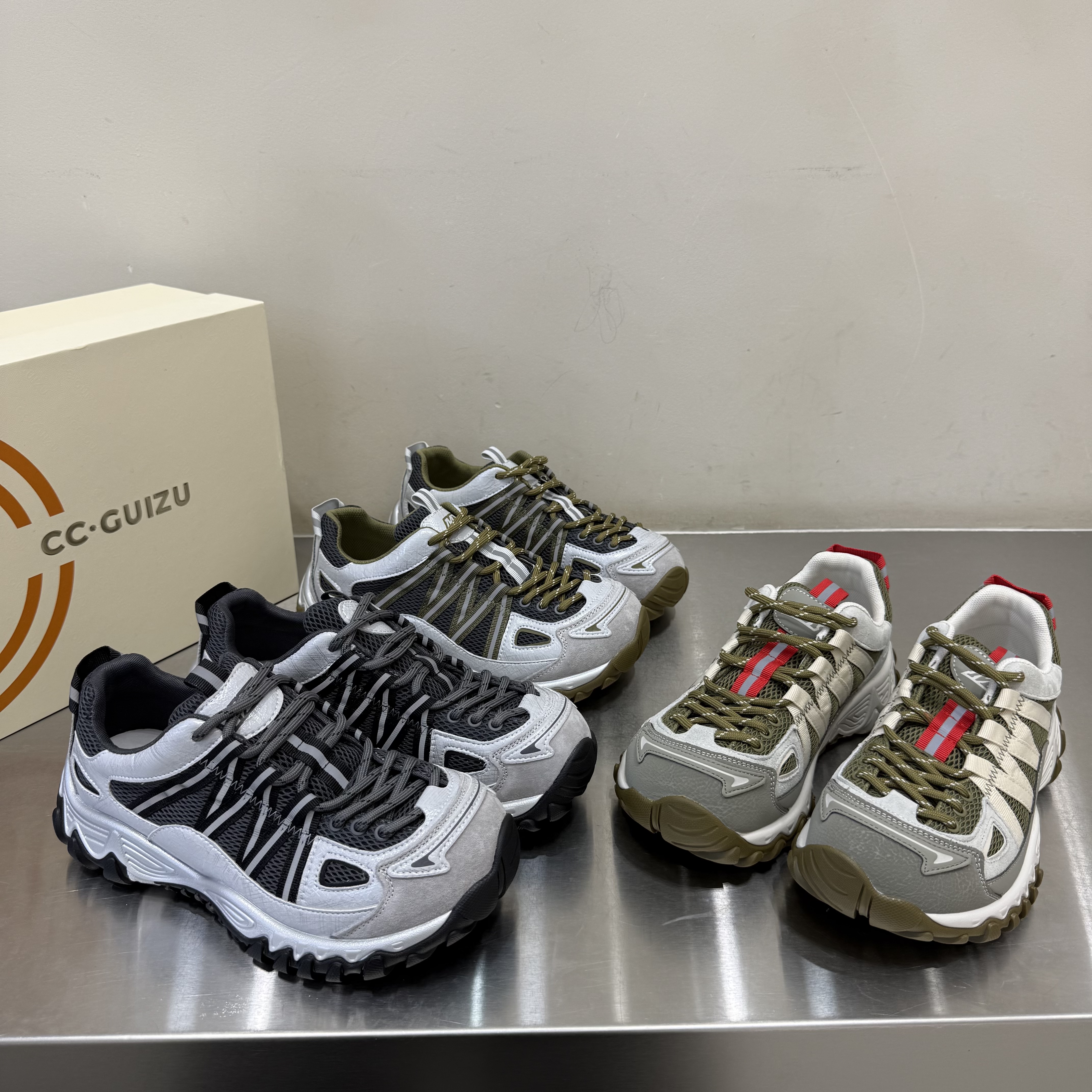 开学季迷彩军绿户外登山鞋女2026秋百搭休闲运动鞋轻便学生慢跑鞋