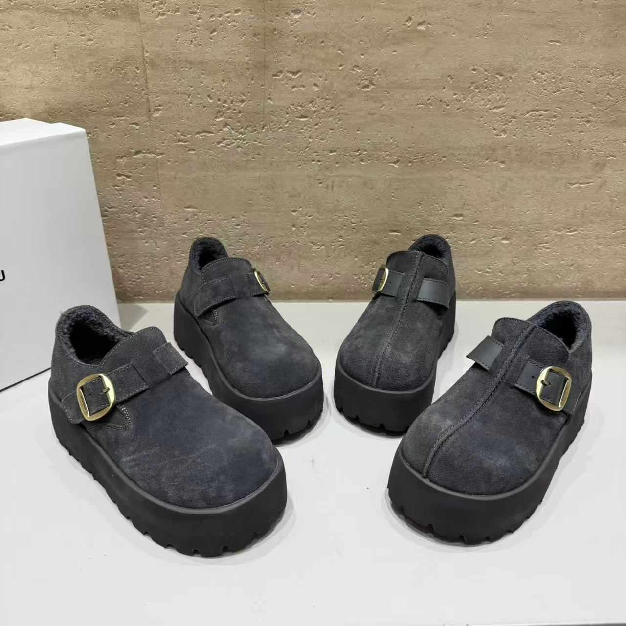 磨砂面厚底灰色保暖勃肯棉鞋女2025冬皮带扣带一脚蹬懒人休闲鞋棉