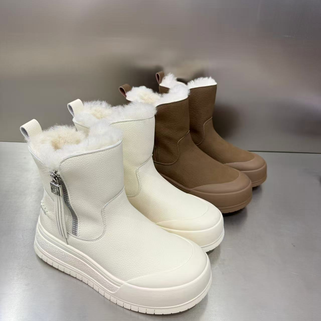 加绒雪地靴女冬季保暖一脚蹬厚底毛毛短靴东北雪地靴防滑真皮棉鞋