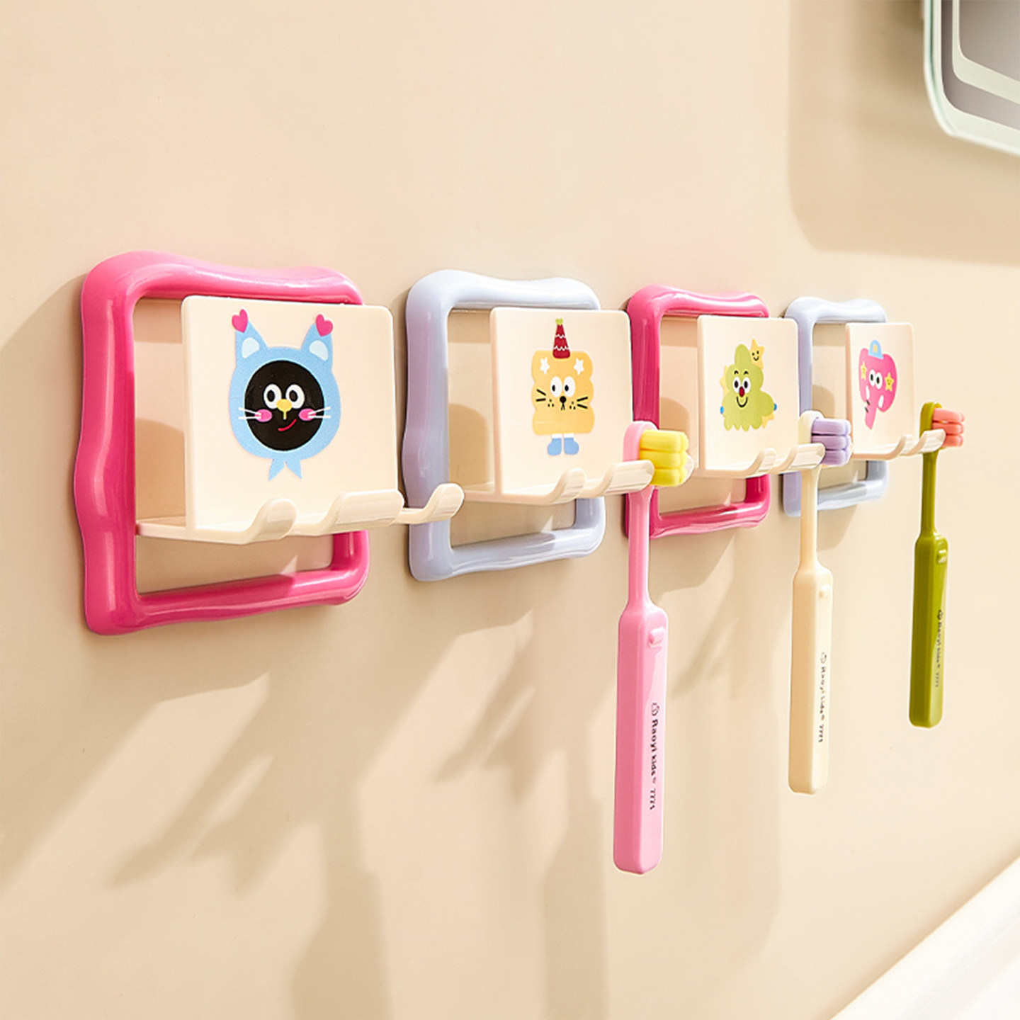 手柄牙杯牙刷置物架壁挂式免打孔卫生间一家四口电动牙刷漱口杯架