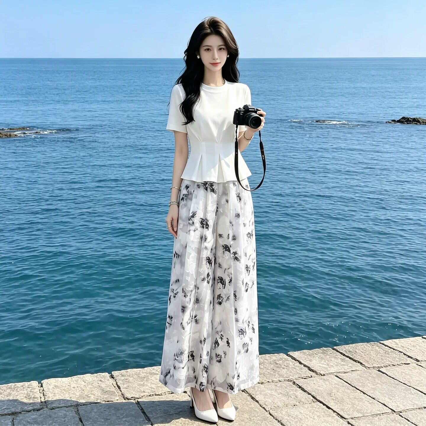 2026小香风休闲运动套装女夏季洋气设计感收腰上衣碎花裤裙两件套
