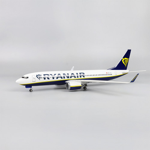 【带轮子带灯】仿真瑞安航空737客机飞机模型拼装礼物摆件Ryanair