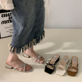 2024年银色配裙子外穿晚风鞋子粗跟凉拖方头法式新款春夏女凉鞋