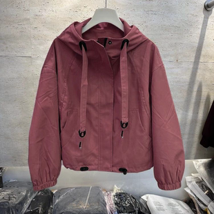 大码胖MM时尚2026年春季新款美式连帽宽松冲锋衣女外套风衣开衫