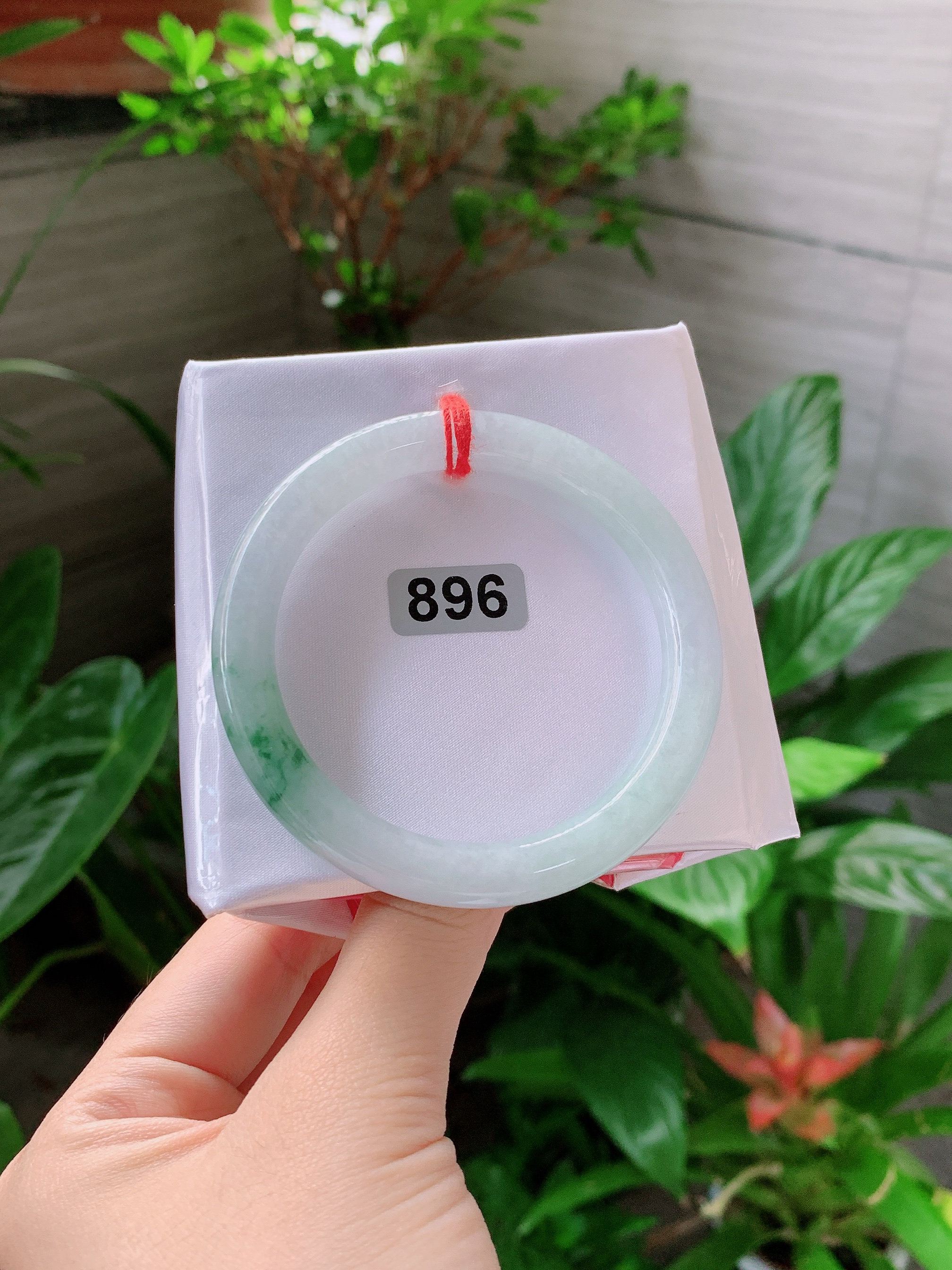 A货手镯55圈口冰种飘绿花圆条手镯种老肉细女款带证书