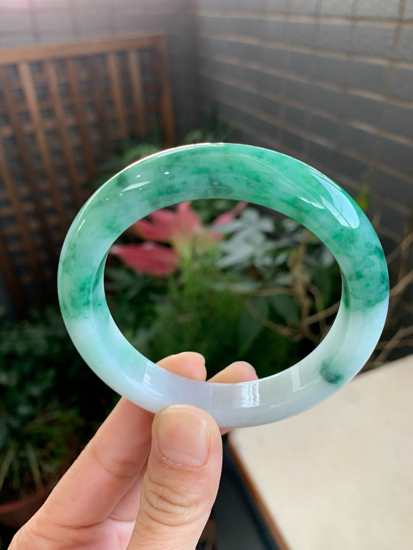 58圈天然A货翡翠冰飘花手镯冰透细腻种老起胶，飘花灵动飘逸