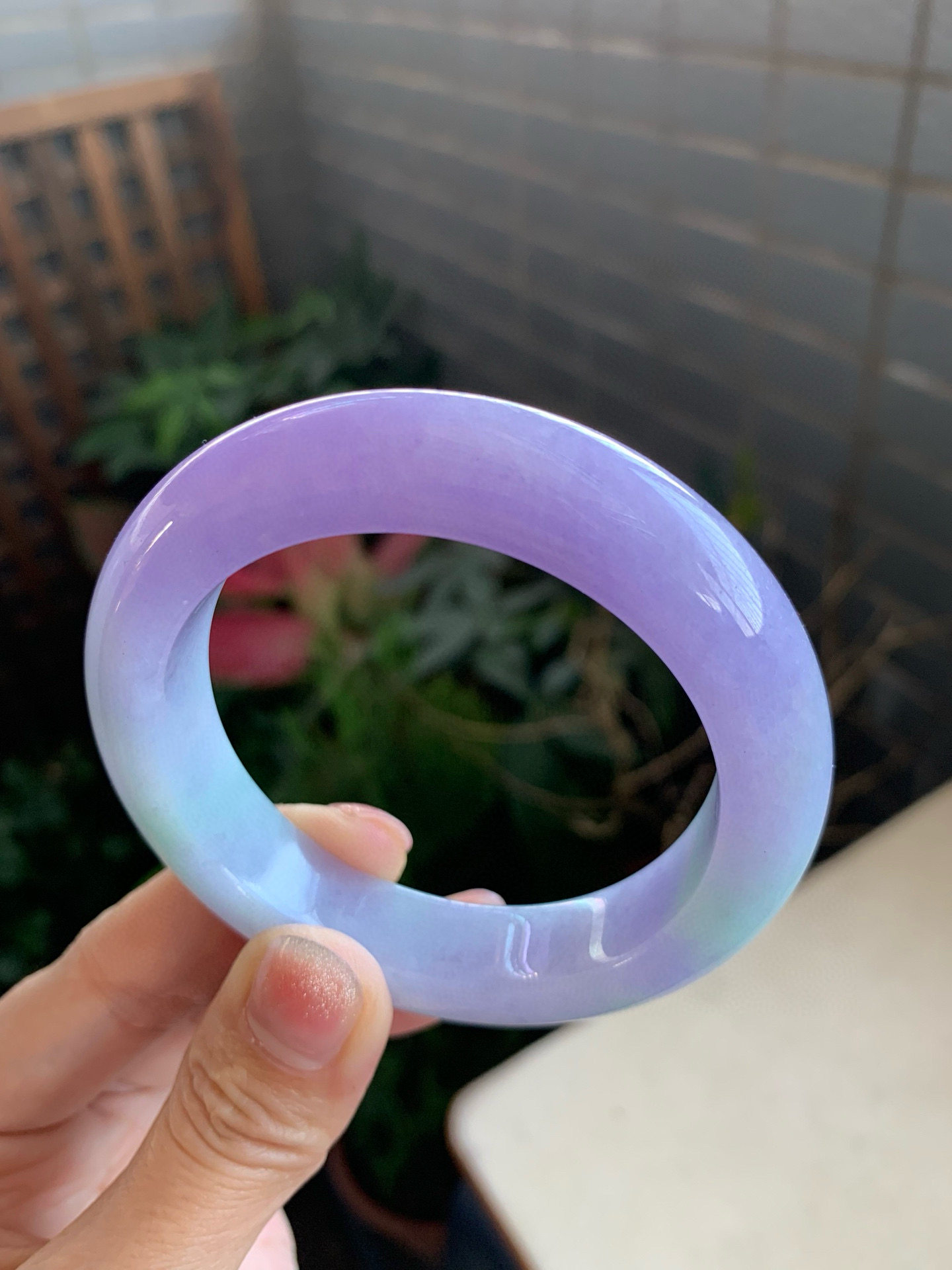 54圏口天然A货翡翠冰种春彩圆条手镯冰透水润送证书