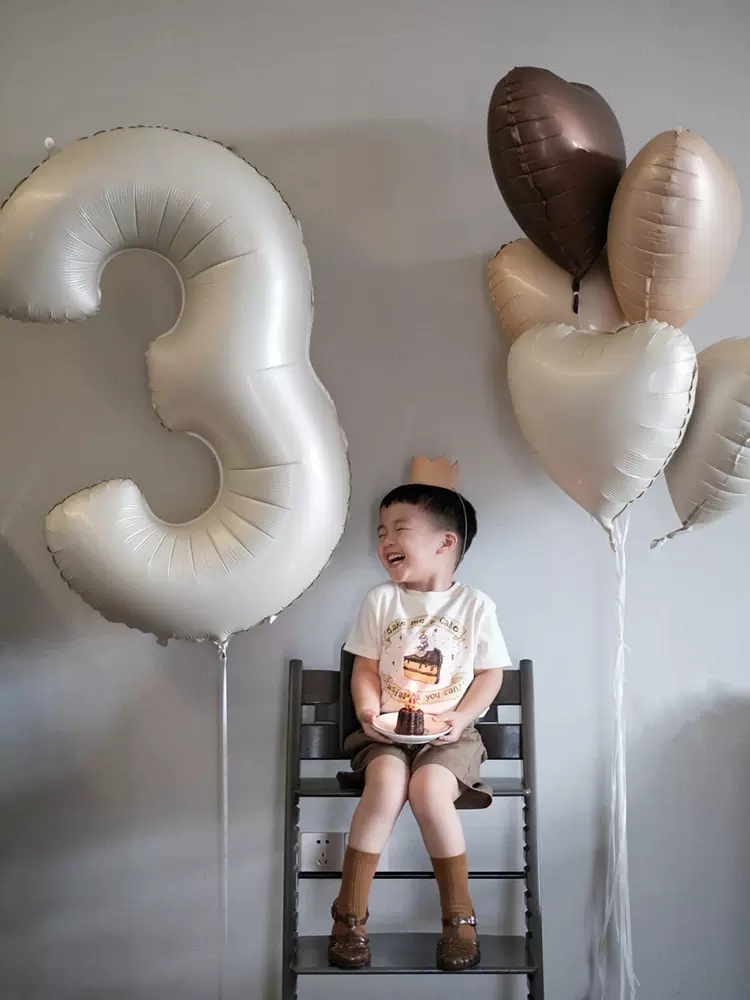 ins奶油色数字气球纯色