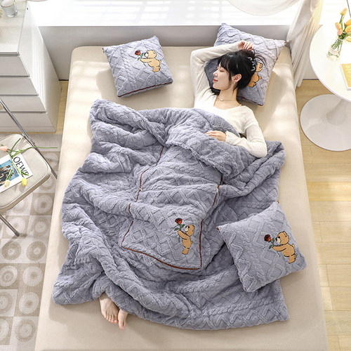 珊瑚绒保暖抱枕被子两用多功能午休毯汽车靠垫枕头被沙发盖毯靠枕
