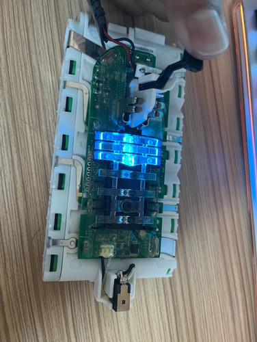 戴森吸尘器v10 v11 v15电池维修解锁 不充电 不亮灯 闪红灯修复
