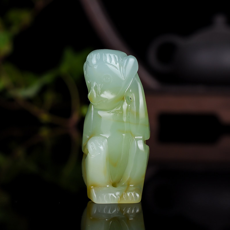 新疆和田玉立体猴子吊坠生肖猴把玩件颈饰挂件