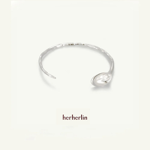 MOREZON【herherlin】秋冬新款小众潮人角铃锤纹925银开口细镯女