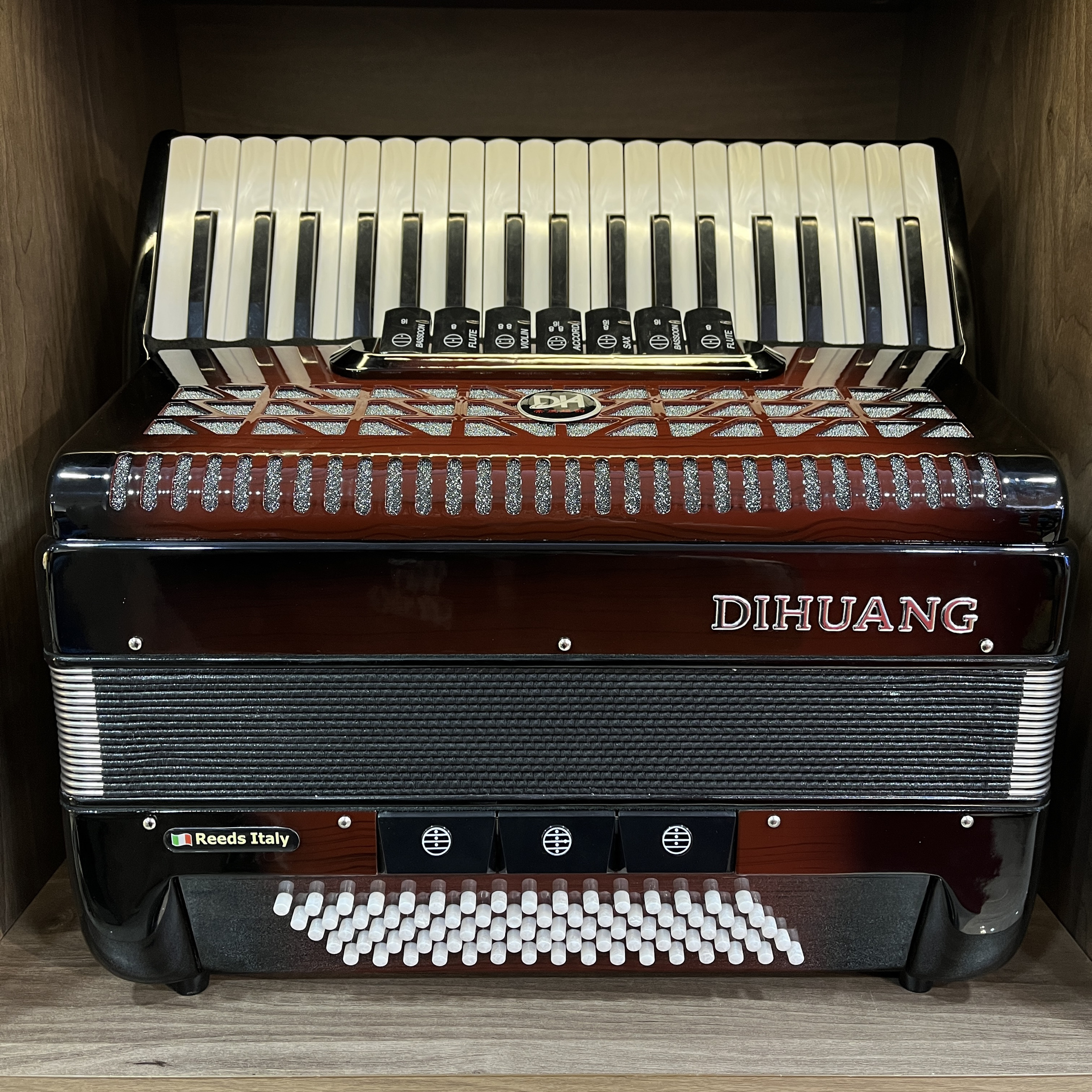 帝凰高品质烤漆款80贝斯倍思三排簧手风琴进口簧片
