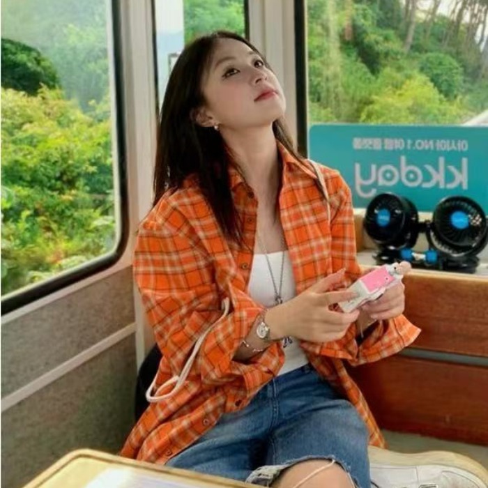美式复古格纹设计感防晒长袖衬衫夏季新款气质修身显瘦宽松上衣女