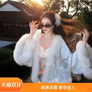 大MOSS【岚玉生烟】冬季新中式重工珠绣丝绒狐狸毛棉服外套