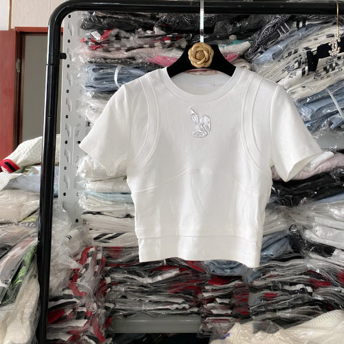 地球店假两件兔兔短袖修身上衣