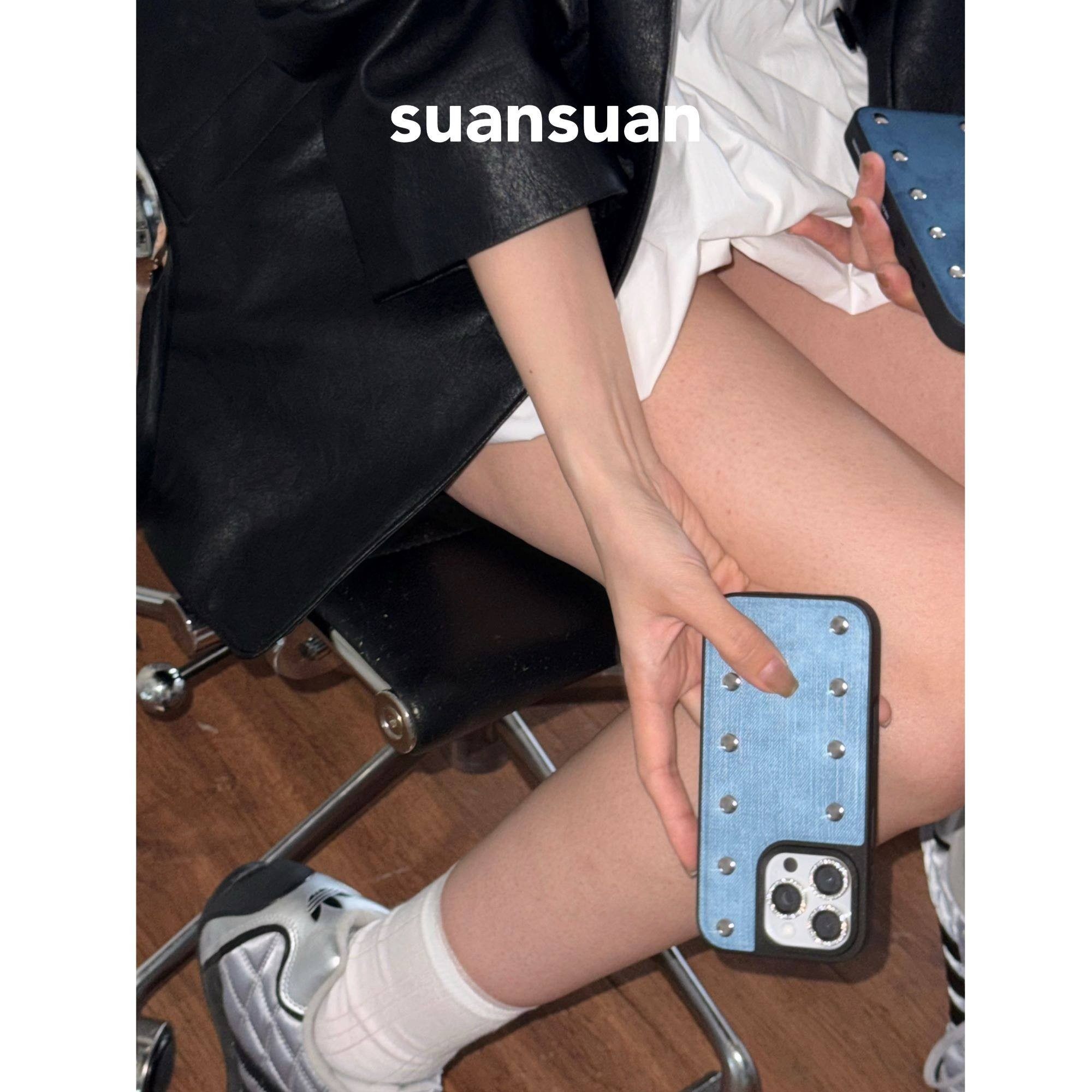 suansuan|原创《叛逆牛仔》高级时髦仿皮铆钉黑边手机壳适用iPhone16promax苹果15防摔14保护套创意个性ins风