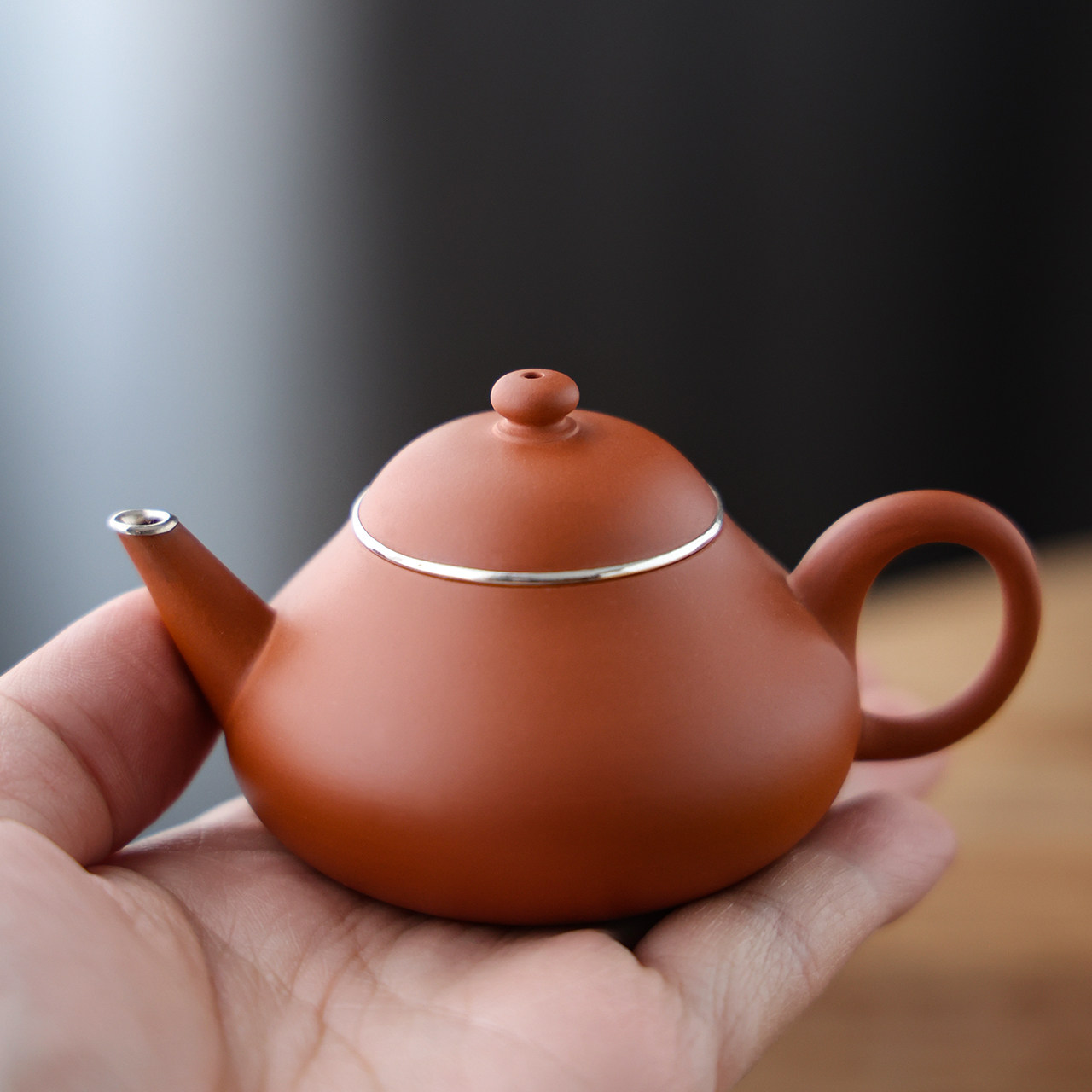 陈志坚包银手拉壶 潮州薄胎小品壶 手工朱泥梨壶鸡蛋黄泥紫砂慕古