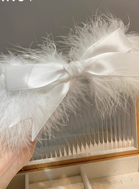 纯欲白色蝴蝶结毛毛发夹少女超仙可爱羽毛弹簧夹甜美网红同款配饰