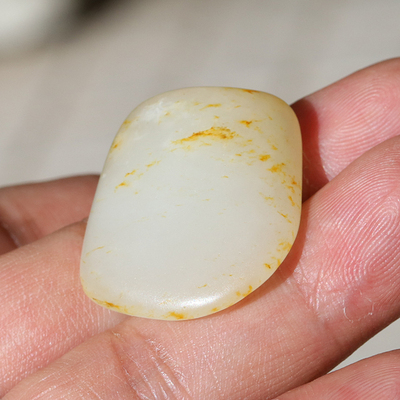 正宗新疆和田玉籽料洒金皮白玉玉龙河原石无修染男女吊坠优质推荐