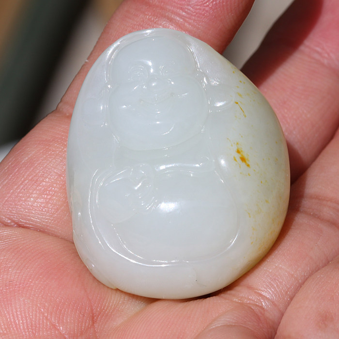 正宗新疆和田玉籽料玉龙喀什河洒金皮白玉苏工笑佛一级白女士挂件