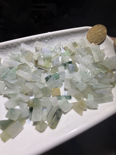 C2163精选小冰冰77颗天然缅甸翡翠边角料保真保A假一罚三对照硬币