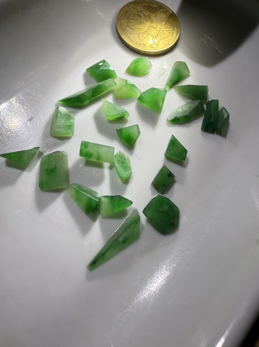 C993冰阳绿23颗天然缅甸翡翠边角料保真保A假一罚三