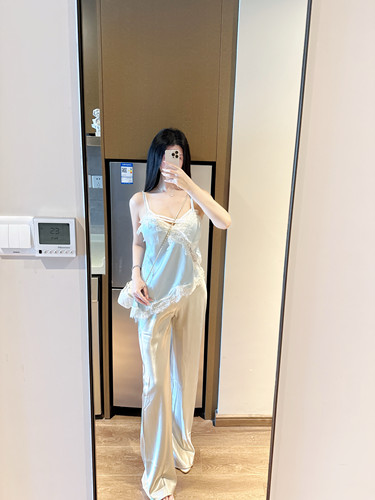 GGQSDZ【sexy顶美】花33同款性感度假V领蕾丝吊带背心轻熟风上衣