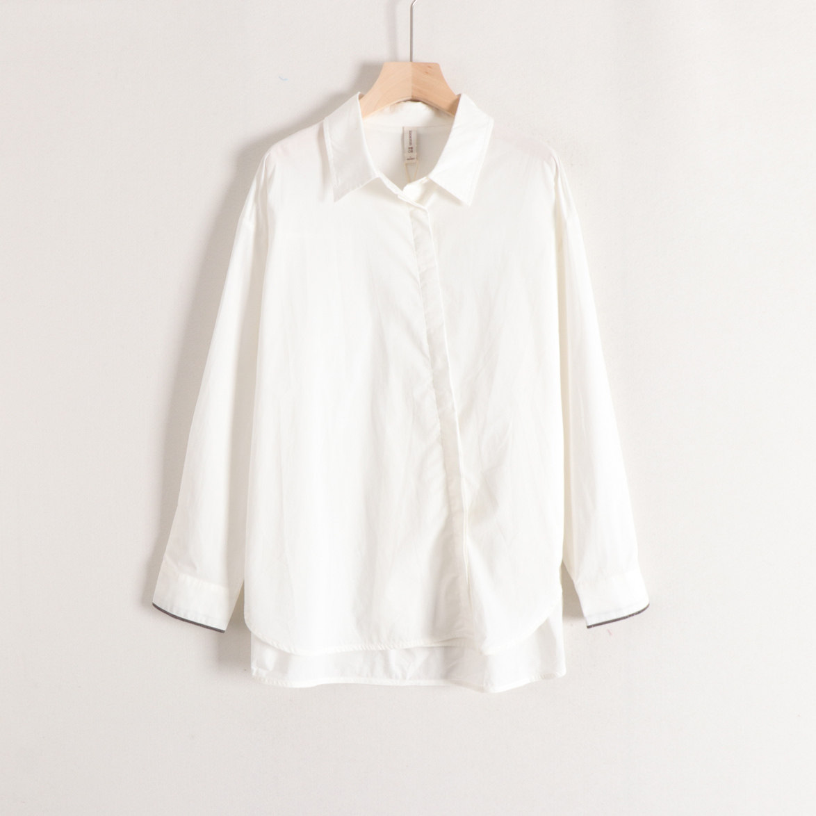 【言】设计感不对称斜扣宽松显瘦简约气质休闲长袖衬衫26春装新款