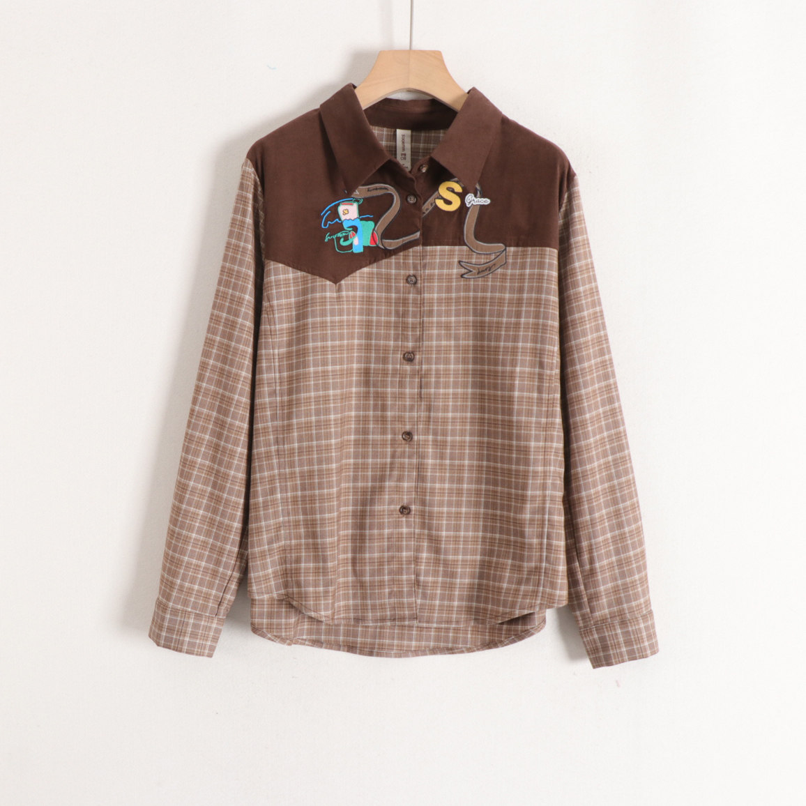 【言】拼接撞色趣味卡通植绒绣花格子宽松显瘦减龄衬衫女26春装