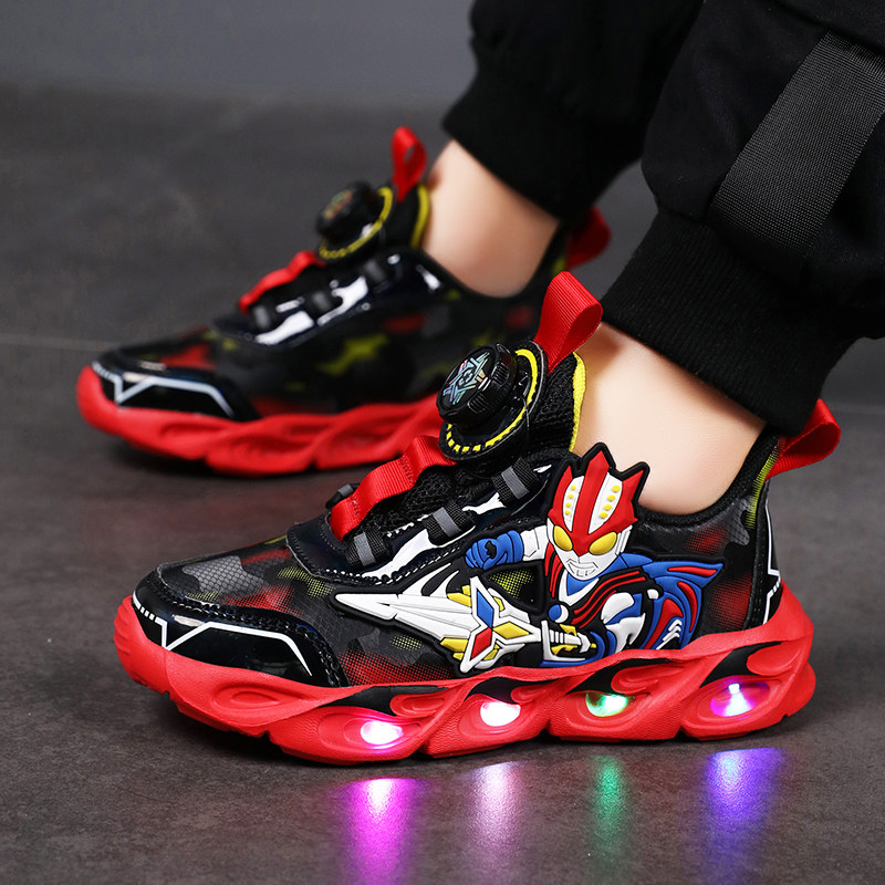 奥特曼男童运动鞋网面透气2026春秋新款小童发光中大童跑步机能鞋