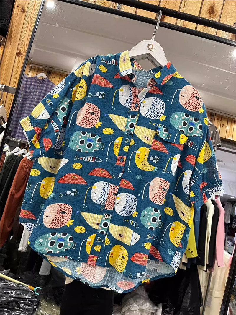 宽松休闲单排扣短袖印花