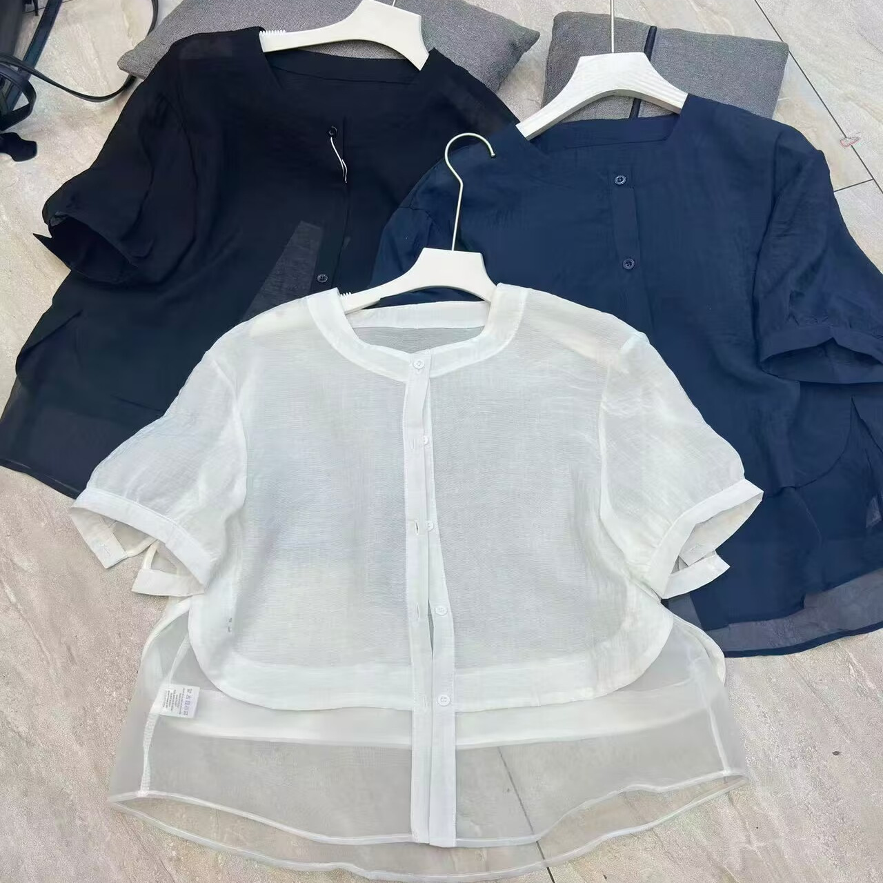 欧根纱下摆短袖衬衫女夏季新圆领单排扣百搭宽松休闲上衣迦0.08